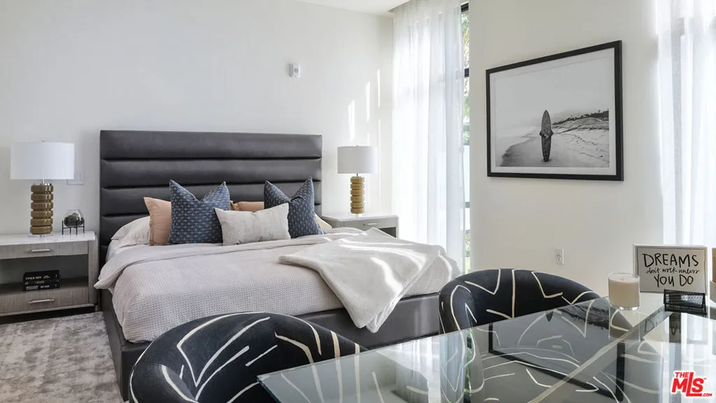 425 N Palm Drive 104, Beverly Hills, California 90210 home-pic-4