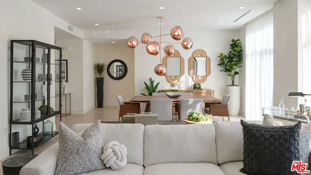 425 N Palm Drive 104, Beverly Hills, California 90210 home-pic-2