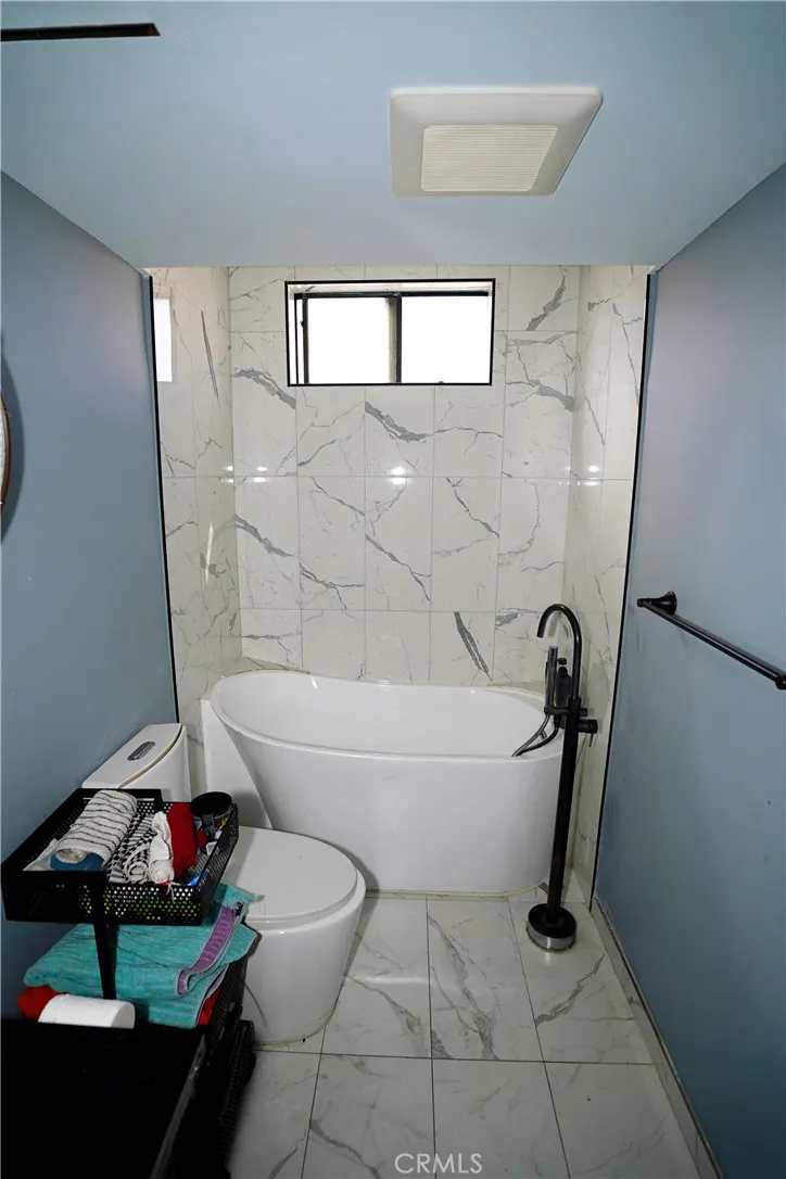 18954 Sherman Way 3, Reseda, California 91335 home-pic-28