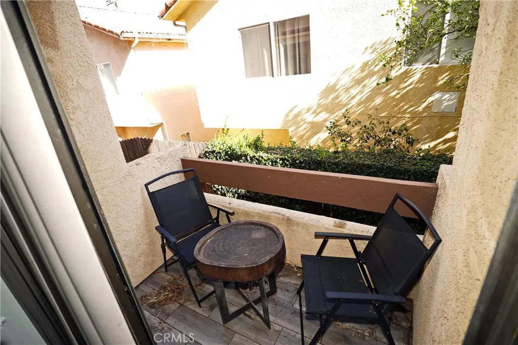 18954 Sherman Way 3, Reseda, California 91335 home-pic-7