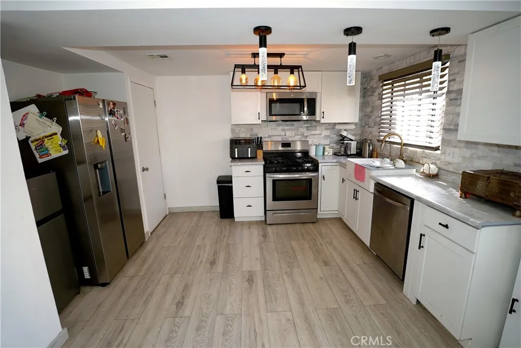 18954 Sherman Way 3, Reseda, California 91335 home-pic-9