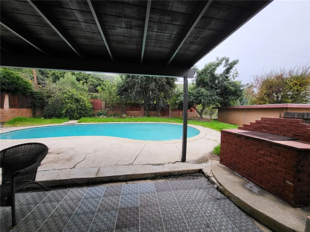 2610 Zanja View, Mentone, California 92359 home-pic-18