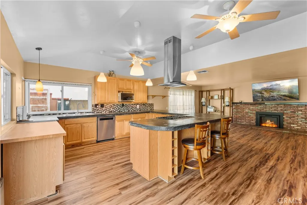 12208 Bombardier Avenue, Norwalk, California 90650 home-pic-12