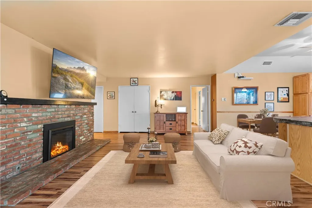 12208 Bombardier Avenue, Norwalk, California 90650 home-pic-8