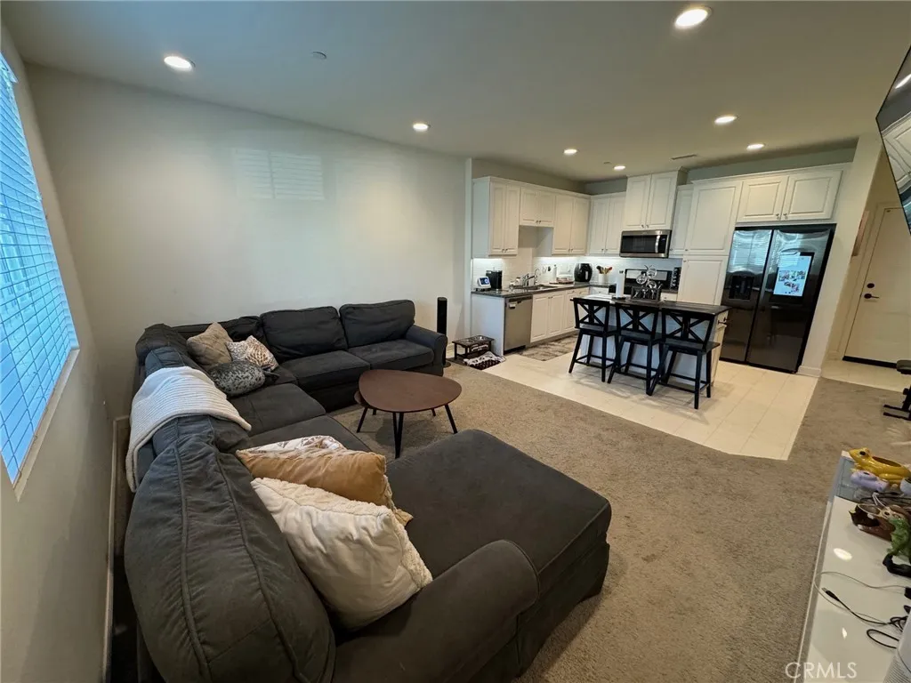 3652 E Moonlight Street, Ontario, California 91761 home-pic-5