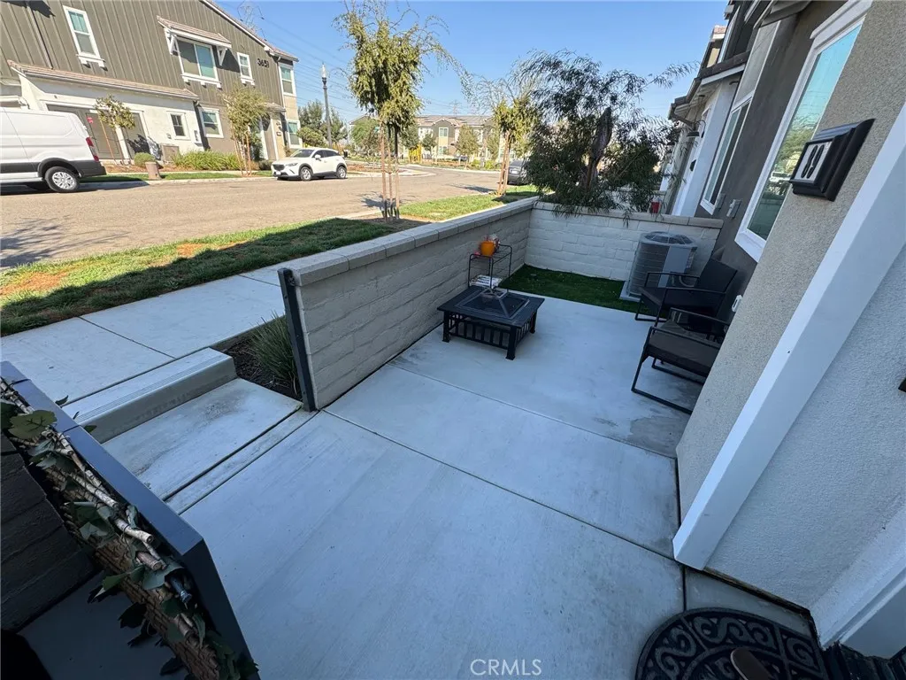 3652 E Moonlight Street, Ontario, California 91761 home-pic-4