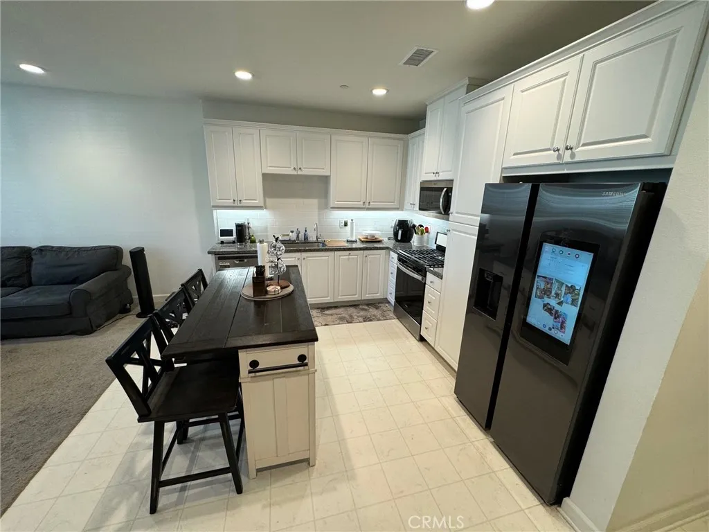 3652 E Moonlight Street, Ontario, California 91761 home-pic-12