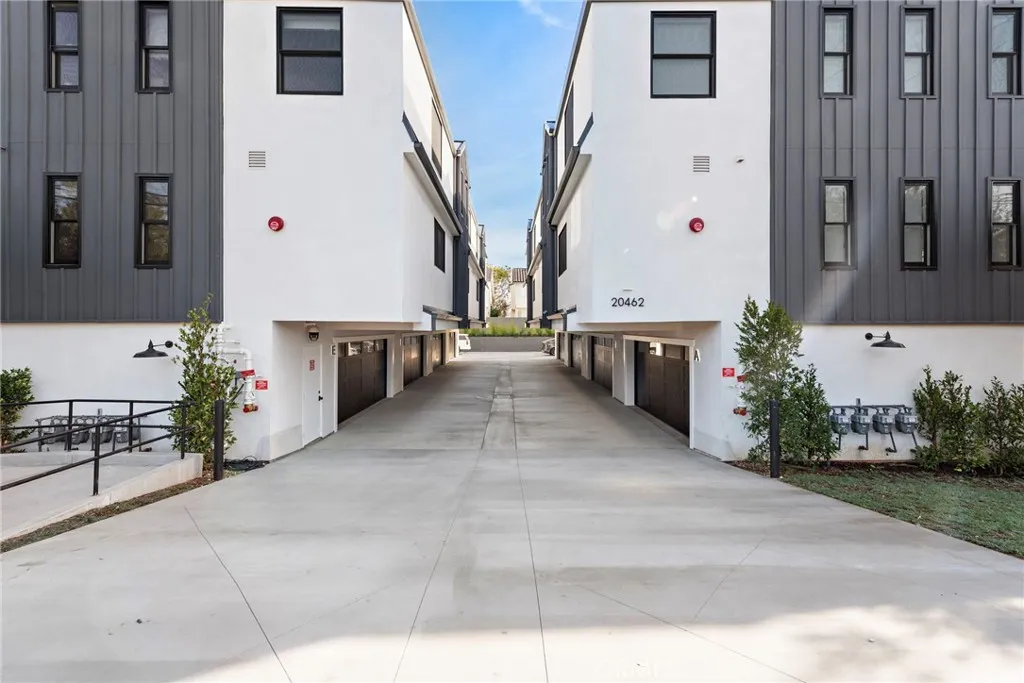 20462 Santa Ana Ave F, Newport Beach, California 92660 home-pic-24