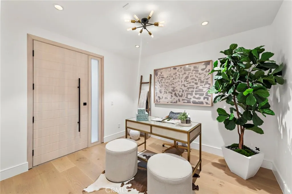 20462 Santa Ana Ave F, Newport Beach, California 92660 home-pic-2
