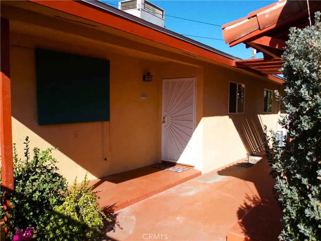 583 S Calle Abronia, Palm Springs, California 92264 home-pic-6