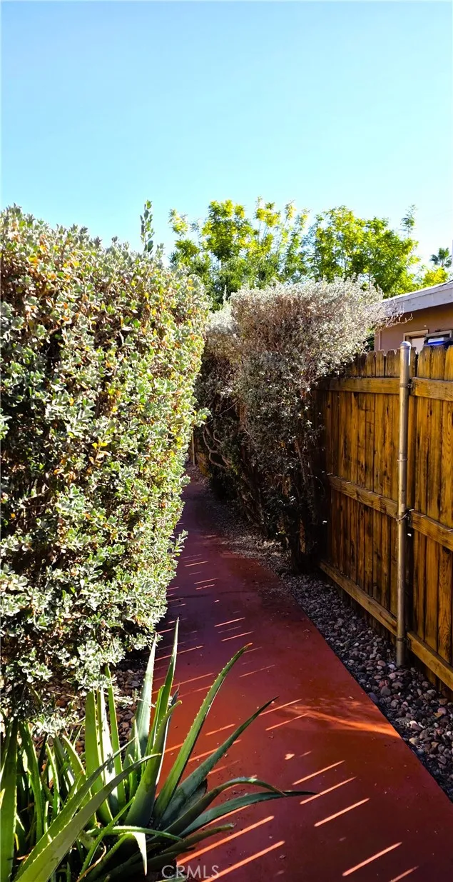 583 S Calle Abronia, Palm Springs, California 92264 home-pic-4