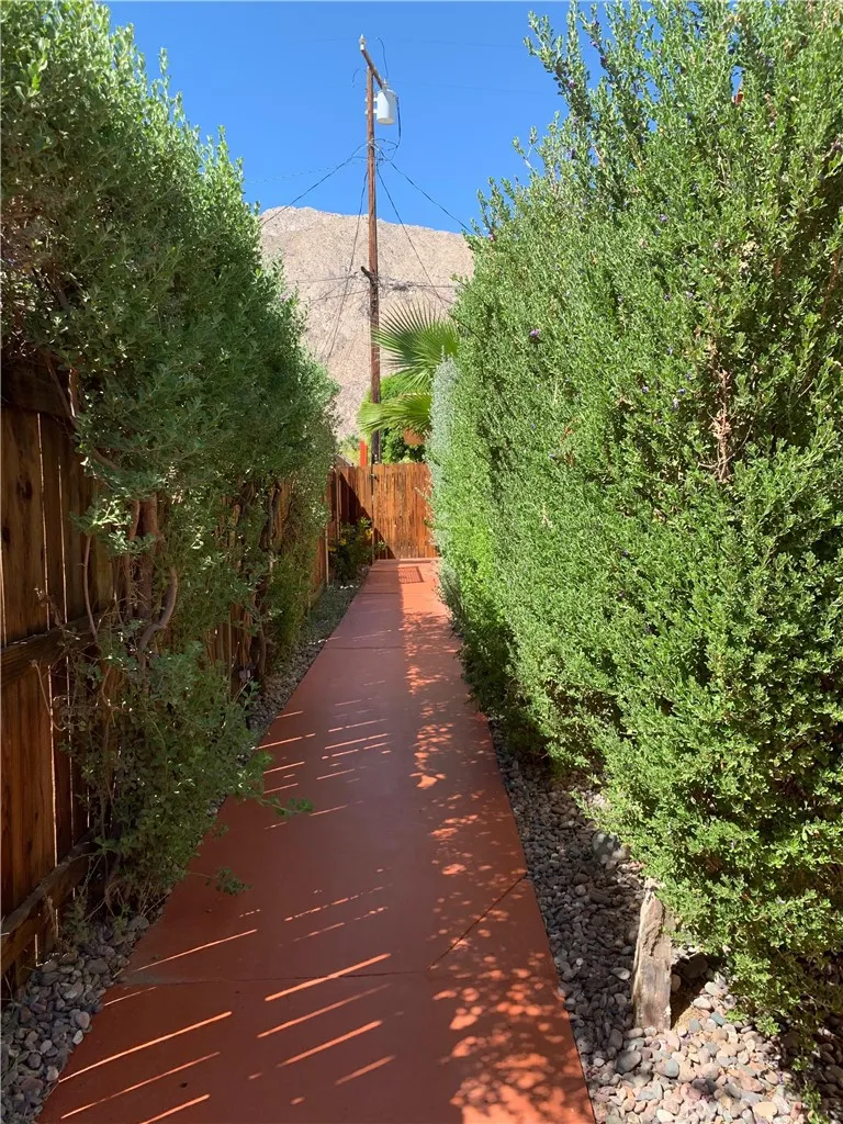 583 S Calle Abronia, Palm Springs, California 92264 home-pic-5