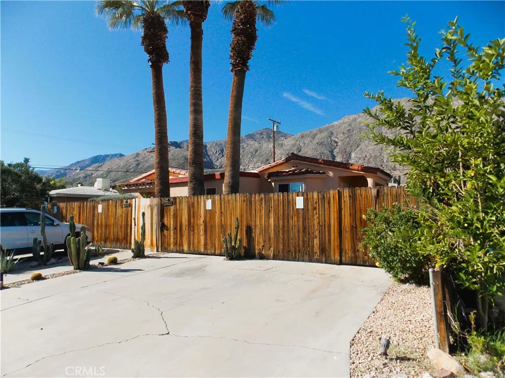 583 S Calle Abronia, Palm Springs, California 92264 home-pic-2