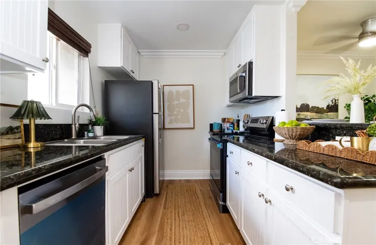 1725 Loma Avenue 18, Long Beach, California 90804