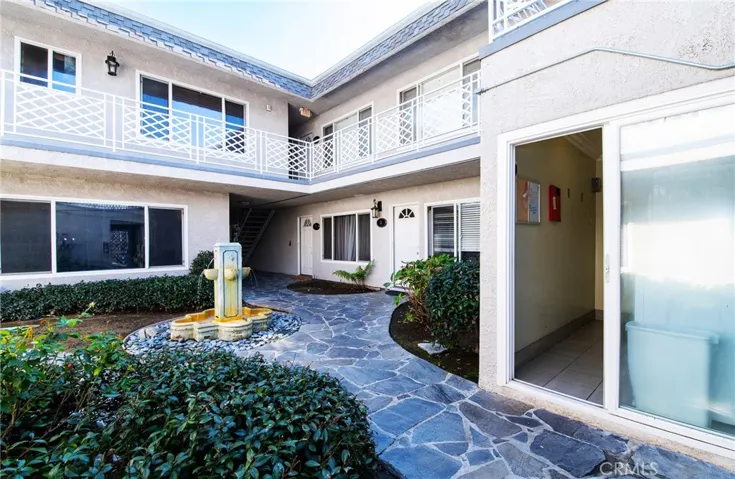 1725 Loma Avenue 18, Long Beach, California 90804