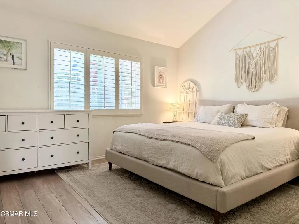 323 Sprucewood Avenue, Oak Park, California 91377 home-pic-14