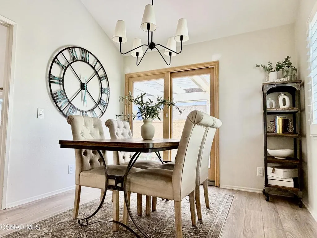 323 Sprucewood Avenue, Oak Park, California 91377 home-pic-7