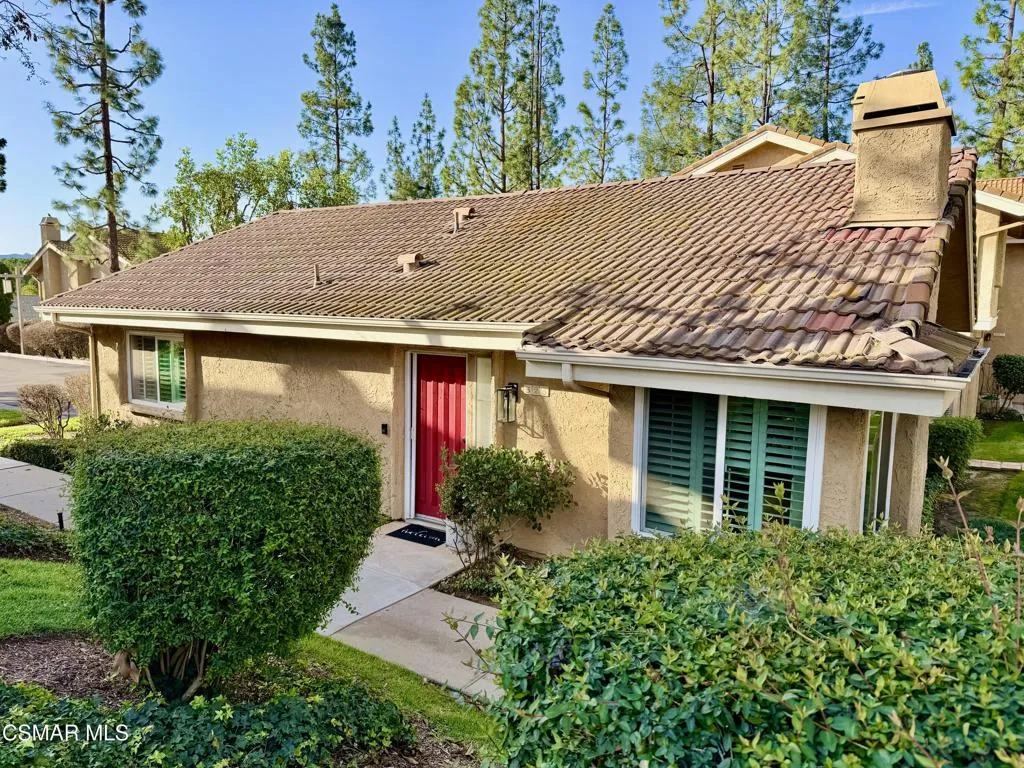 323 Sprucewood Avenue, Oak Park, California 91377 home-pic-1