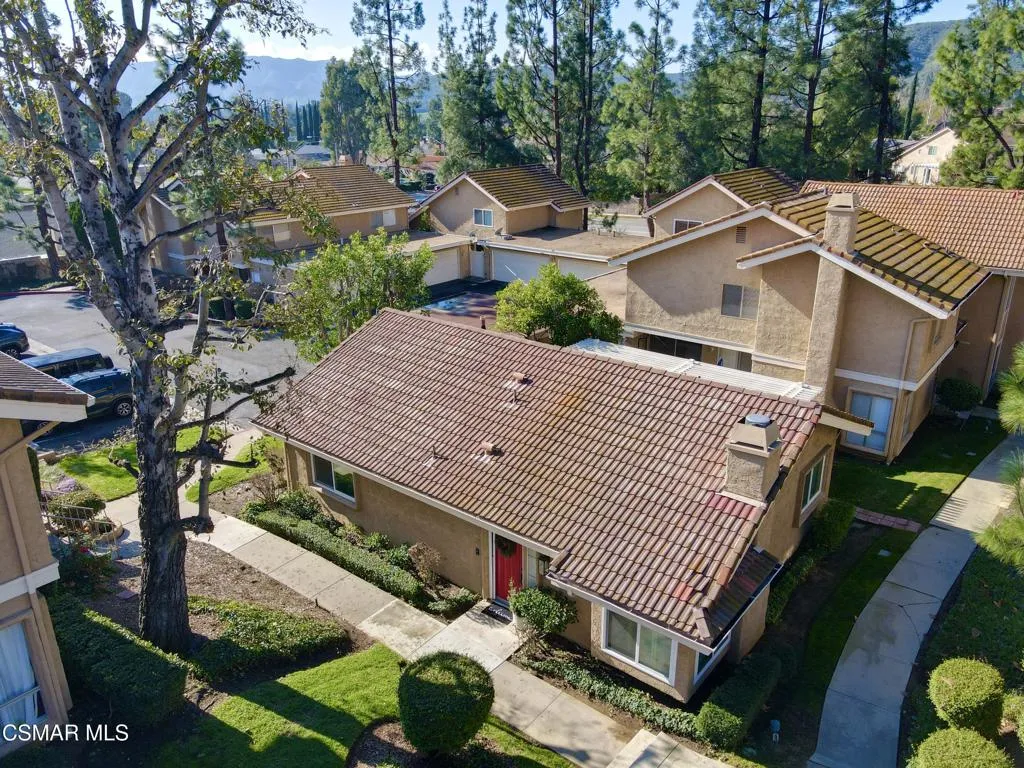 323 Sprucewood Avenue, Oak Park, California 91377 home-pic-24