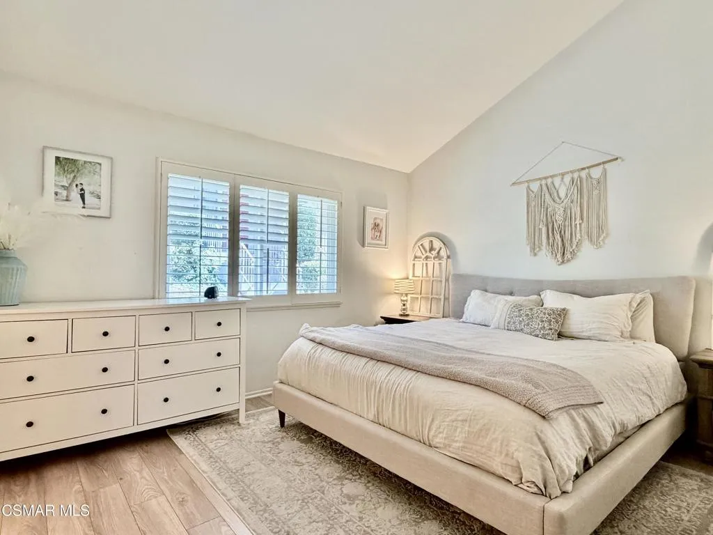 323 Sprucewood Avenue, Oak Park, California 91377 home-pic-13