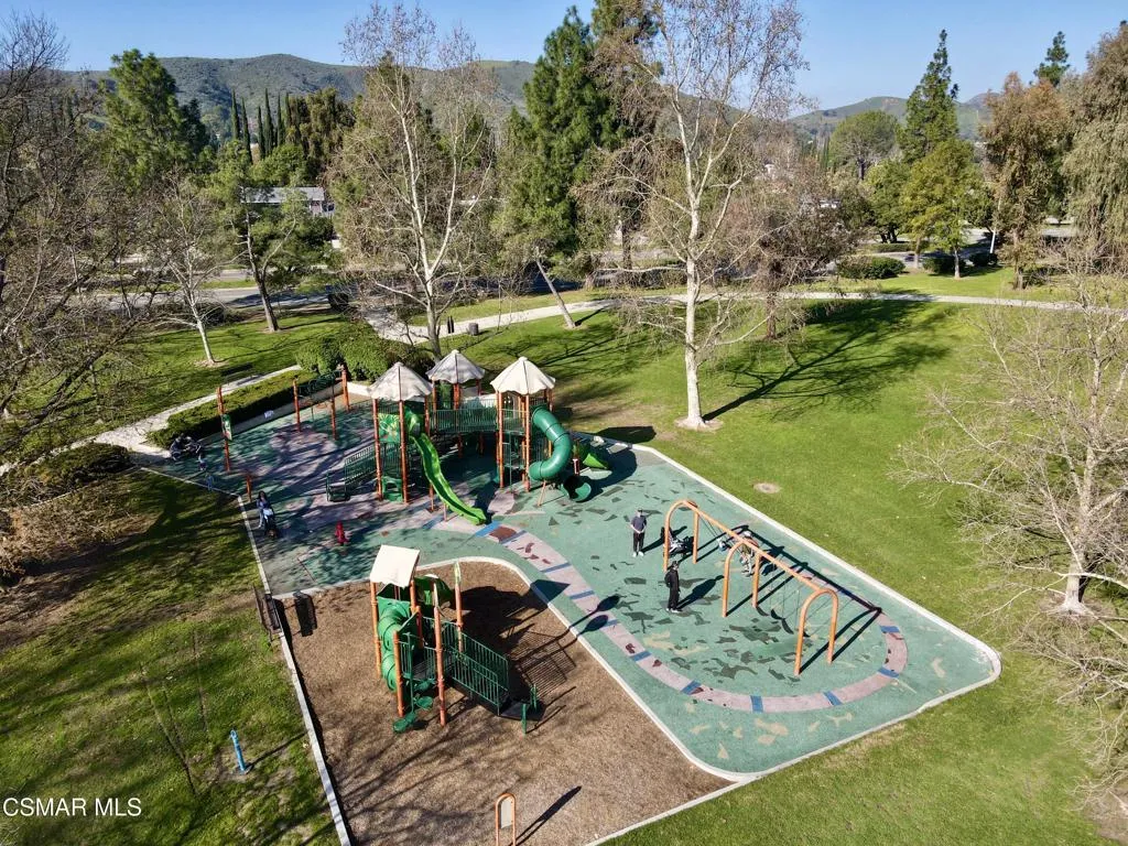 323 Sprucewood Avenue, Oak Park, California 91377 home-pic-26
