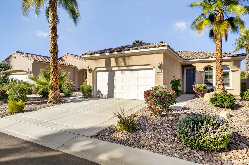 81674 Avenida De Baile, Indio, California 92203 home-pic-24