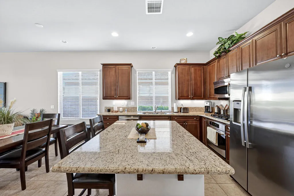 81674 Avenida De Baile, Indio, California 92203 home-pic-5