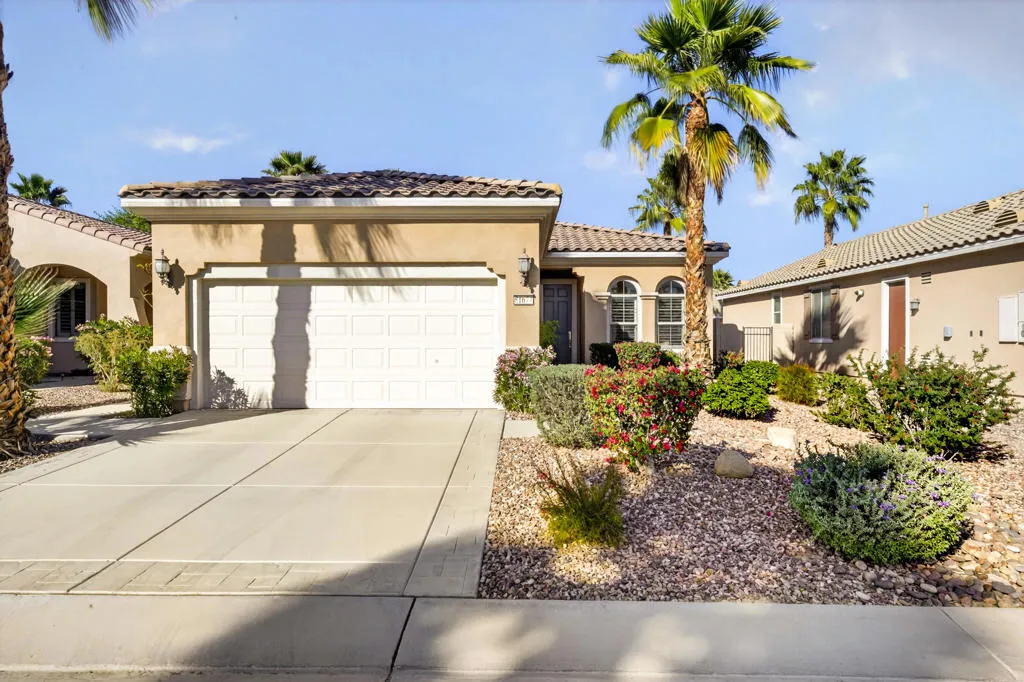 81674 Avenida De Baile, Indio, California 92203 home-pic-23