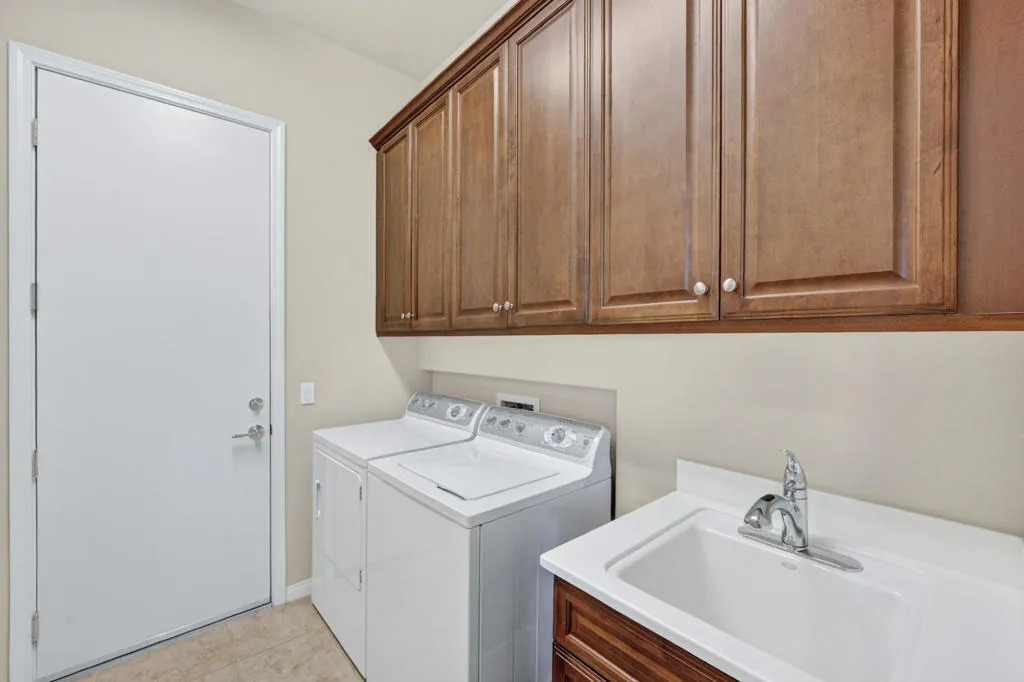 81674 Avenida De Baile, Indio, California 92203 home-pic-18