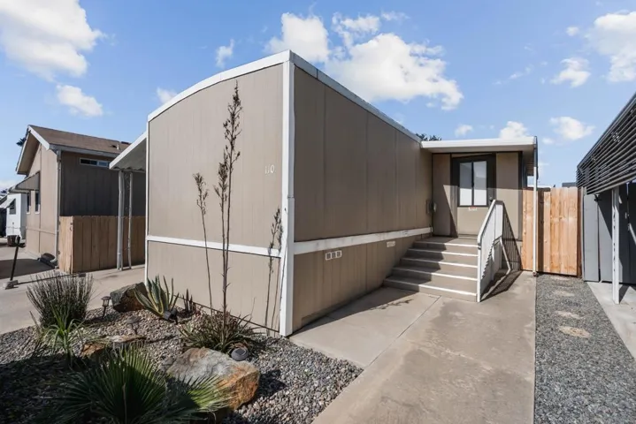 2750 Wheatstone 110, San Diego, California 92111