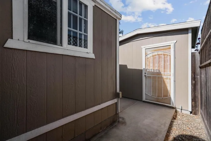 2750 Wheatstone 110, San Diego, California 92111