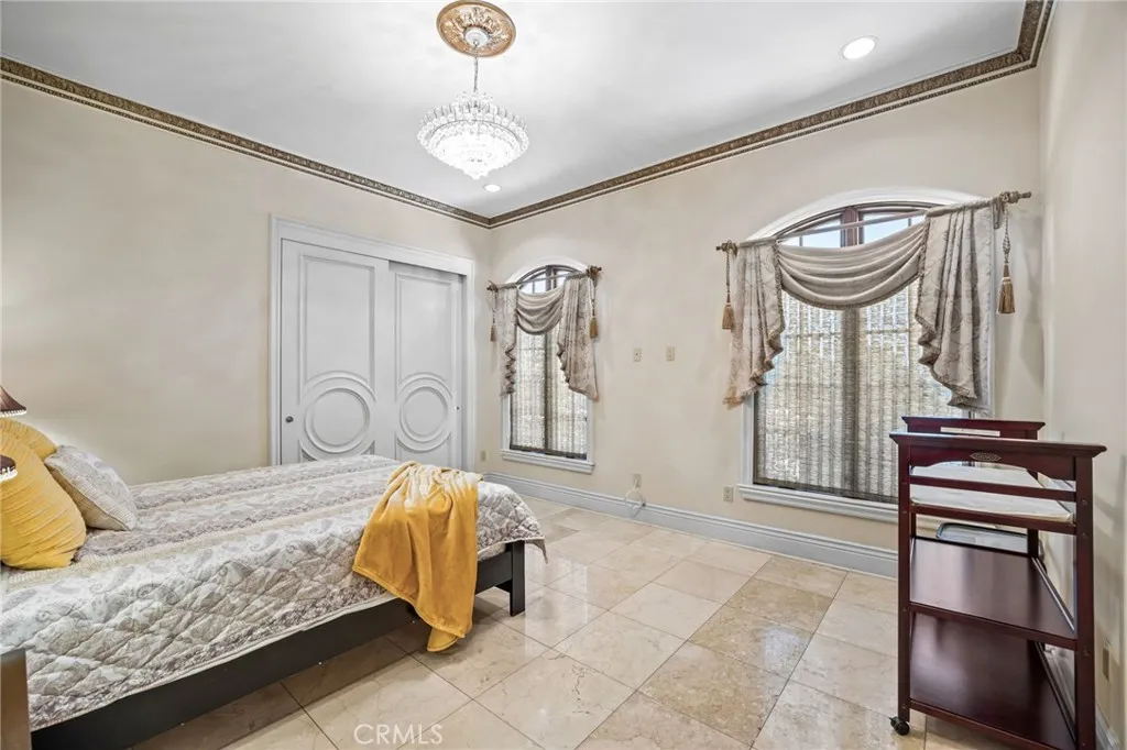328 N Terrace View Drive, Monrovia, California 91016 home-pic-34