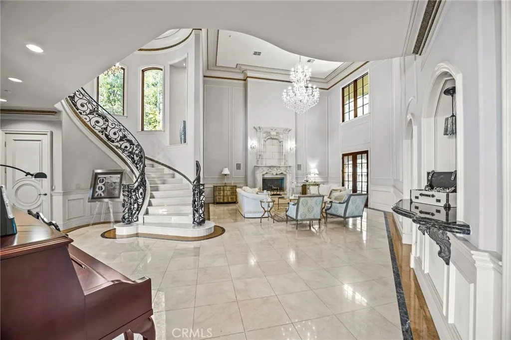 328 N Terrace View Drive, Monrovia, California 91016 home-pic-10