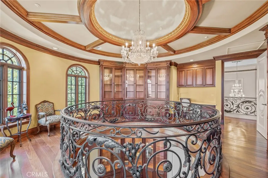 328 N Terrace View Drive, Monrovia, California 91016 home-pic-40