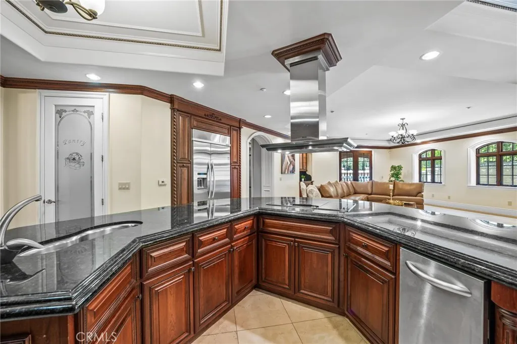 328 N Terrace View Drive, Monrovia, California 91016 home-pic-23