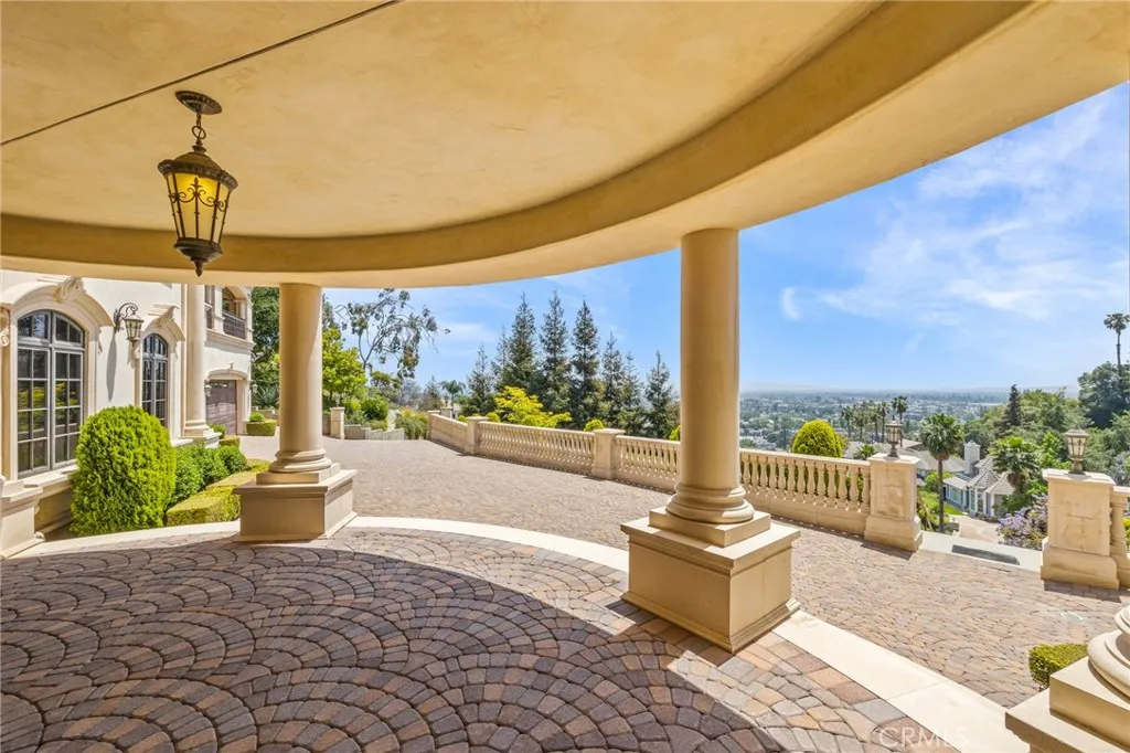 328 N Terrace View Drive, Monrovia, California 91016 home-pic-2