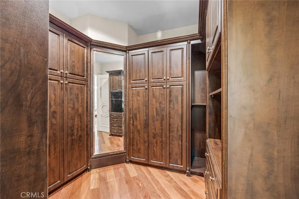 328 N Terrace View Drive, Monrovia, California 91016 home-pic-49