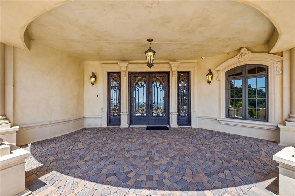 328 N Terrace View Drive, Monrovia, California 91016 home-pic-4