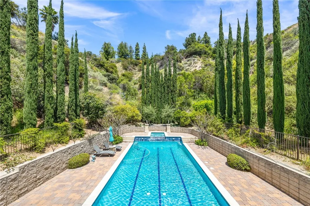328 N Terrace View Drive, Monrovia, California 91016 home-pic-48
