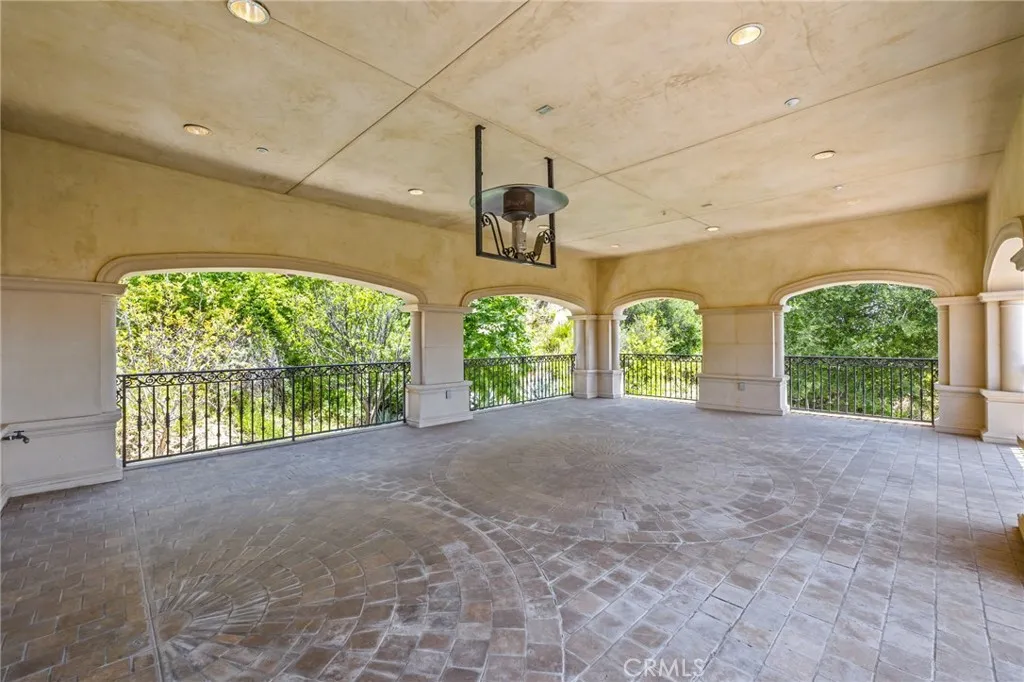 328 N Terrace View Drive, Monrovia, California 91016 home-pic-66