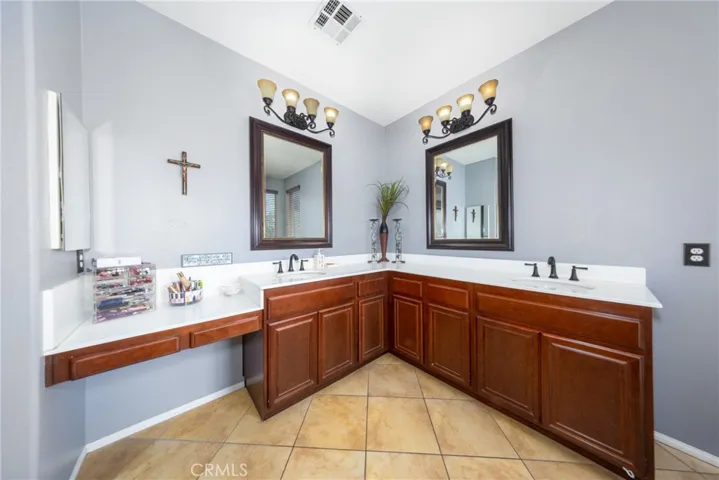 Primary Suite Bathroom