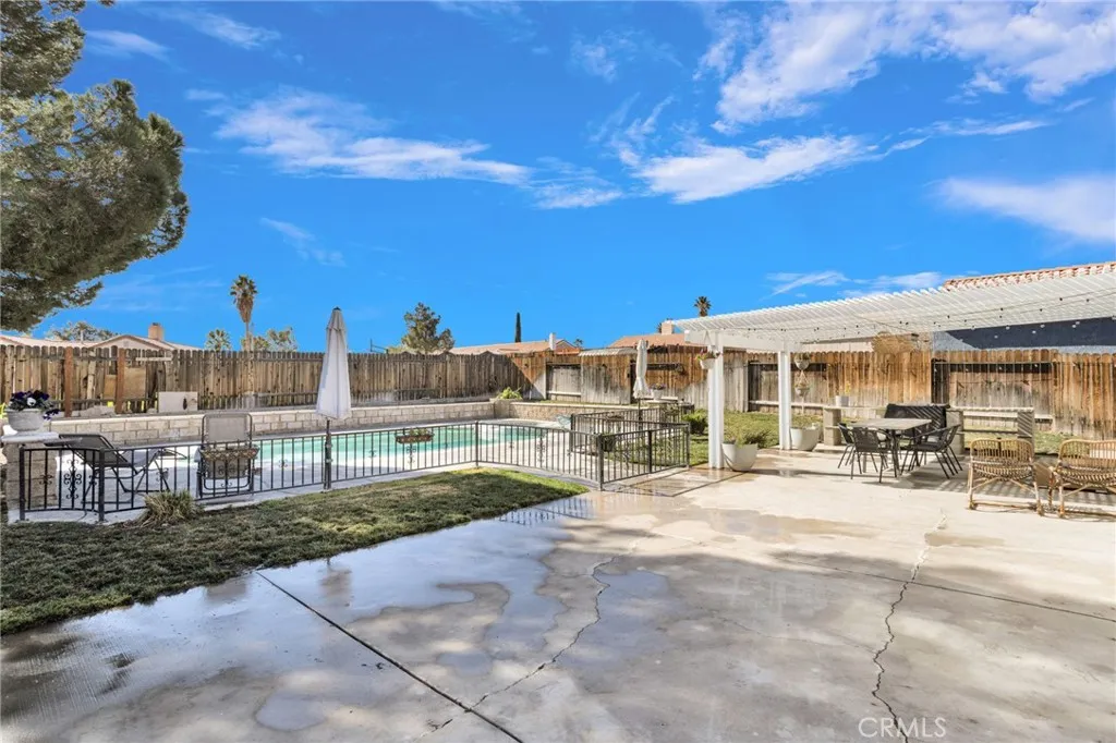 13641 Luna Road, Victorville, California 92392 home-pic-35