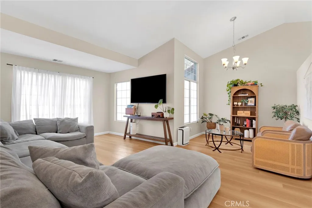 13641 Luna Road, Victorville, California 92392 home-pic-8