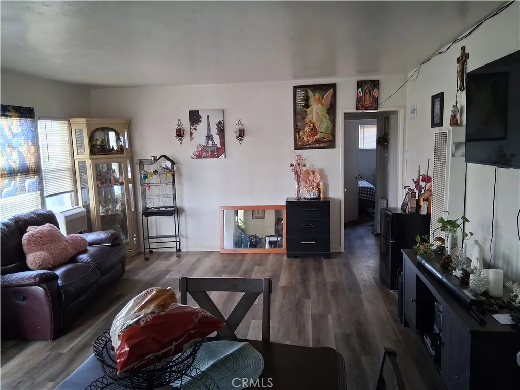 1185 W Devonshire, Hemet, California 92543 home-pic-16