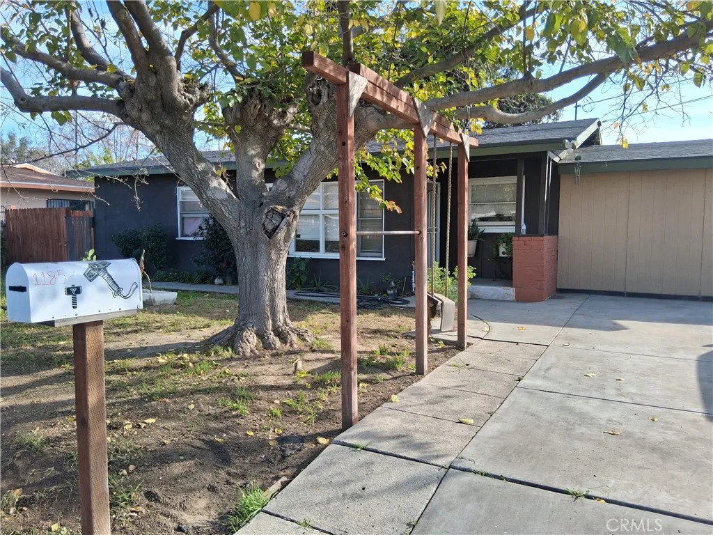 1185 W Devonshire, Hemet, California 92543 home-pic-2