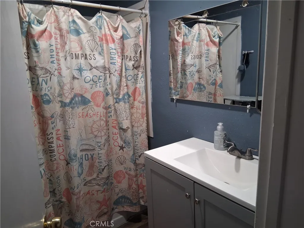 1185 W Devonshire, Hemet, California 92543 home-pic-8