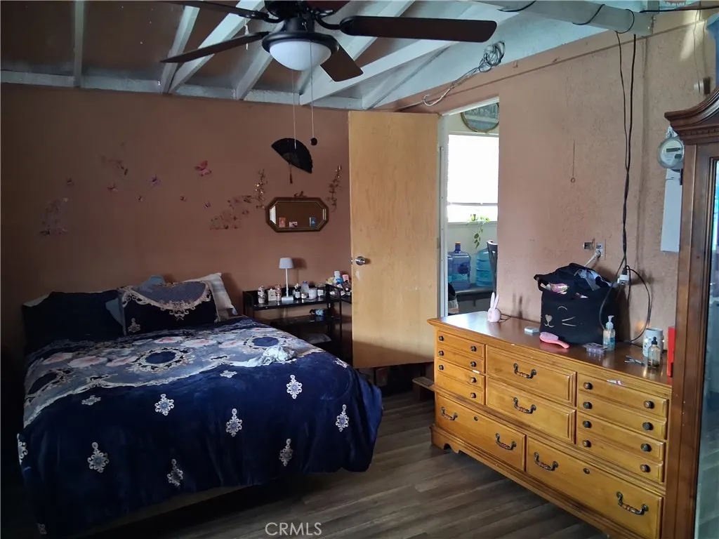 1185 W Devonshire, Hemet, California 92543 home-pic-10