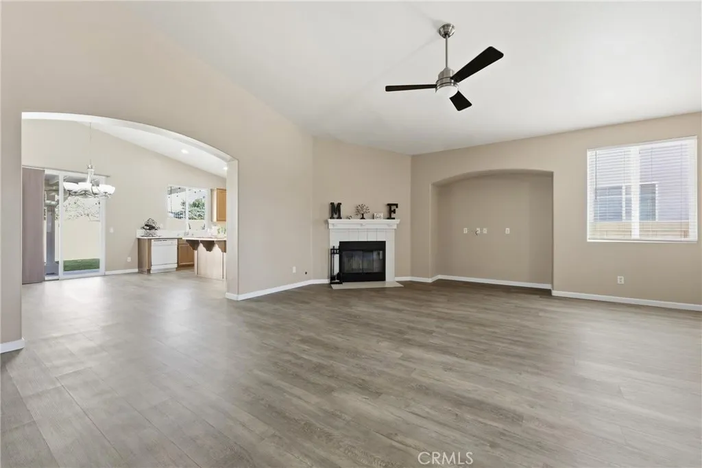 1639 W Norberry, Lancaster, California 93534 home-pic-5