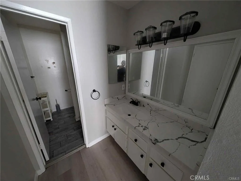 5460 White Oak Avenue  home-pic-14