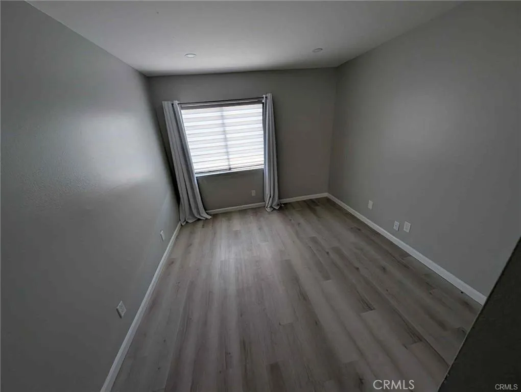 5460 White Oak Avenue  home-pic-11